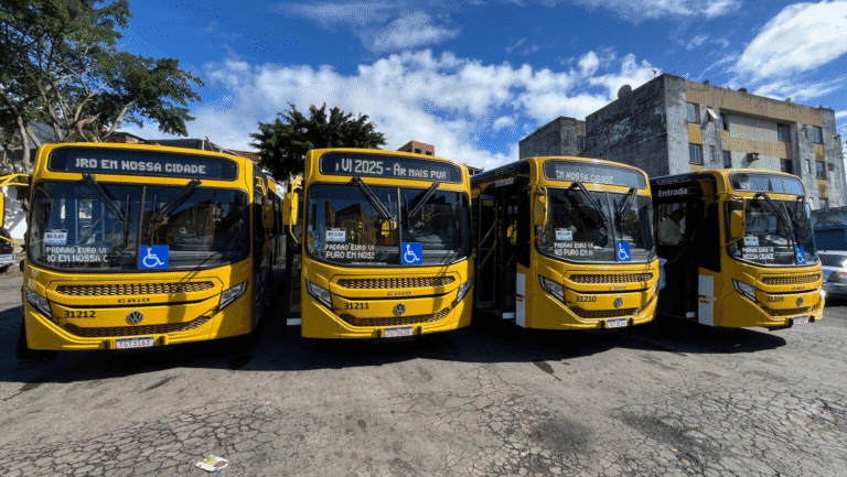 Salvador (BA) chega a 100 ônibus novos com ar-condicionado em apenas cinco meses de 2025