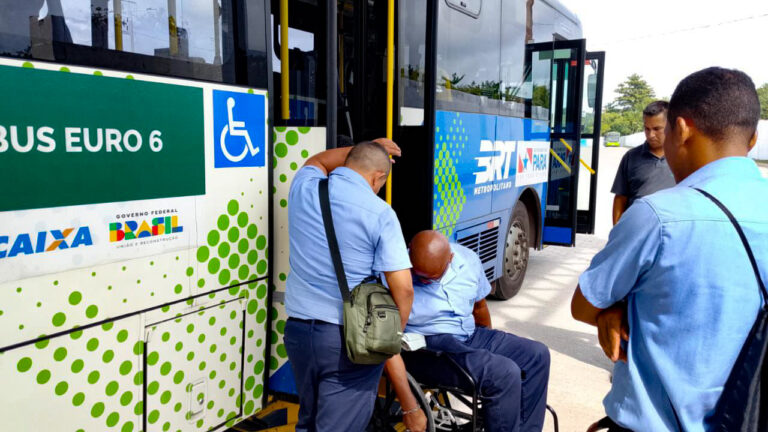 BRT Amazônia lança treinamento inédito “Sentindo na Pele” para aprimorar atendimento a passageiros com mobilidade reduzida
