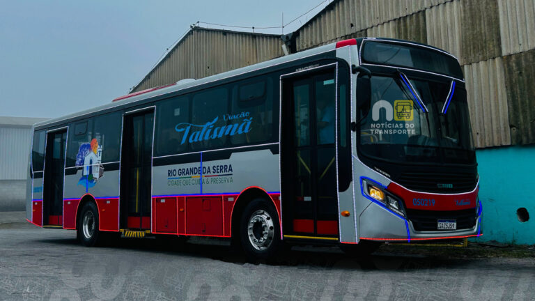 VÍDEO: Viação Talismã apresenta ônibus natalino em Rio Grande da Serra (SP)