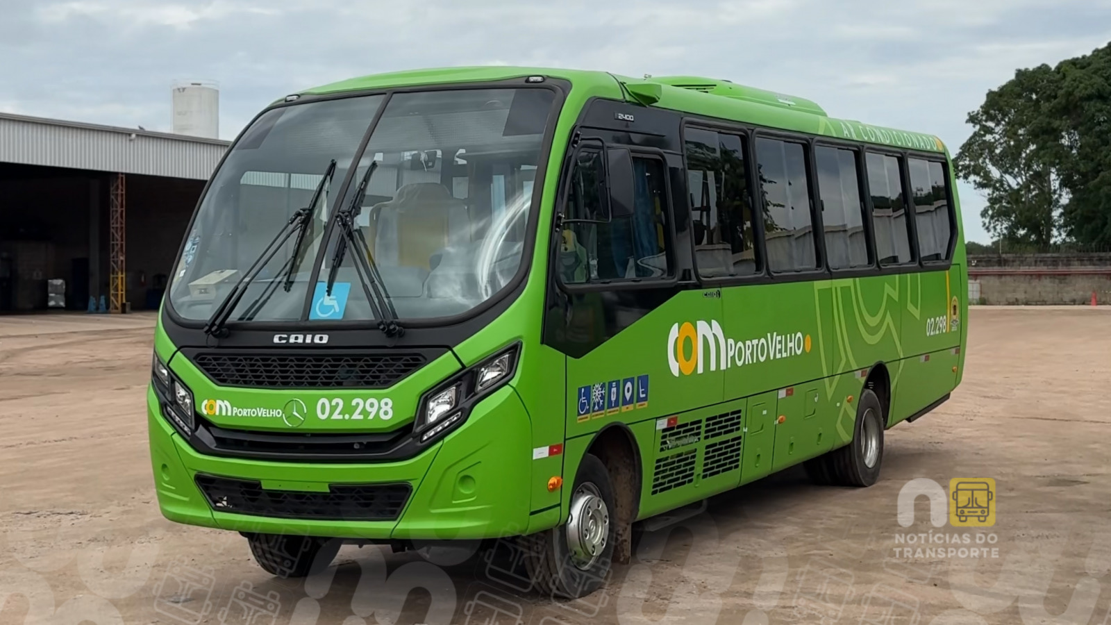 Prefeitura de Porto Velho (RO) apresenta novos micro-ônibus para