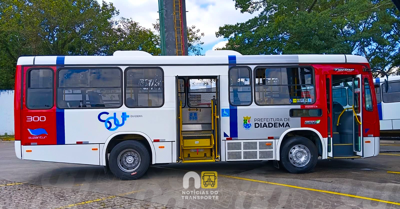 Suzantur entrega ônibus midi com suspensão a ar para Diadema (SP)