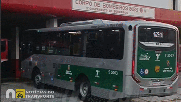 Ônibus invade Estação dos Bombeiros em emergência na Mooca