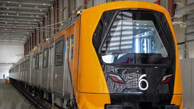 Governo de São Paulo entrega primeiro trem da Linha 6-Laranja do Metrô
